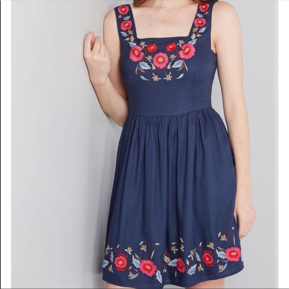 Modcloth Dresses & Skirts - 🌸 ModCloth Flower dress